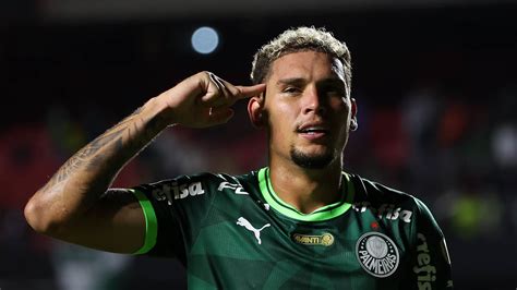 Rapids agree to year-long loan for Brazilian striker Rafael Navarro, sources say